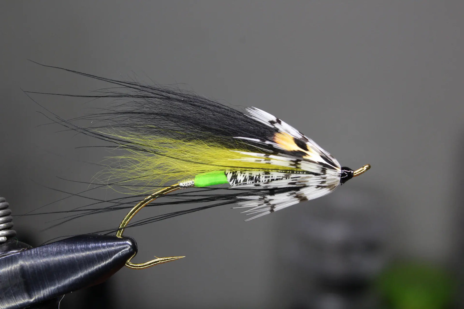 Tying the The Tiger Ghost