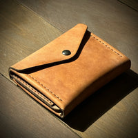 Explorer Fly Wallet — Sienna Sand Edition