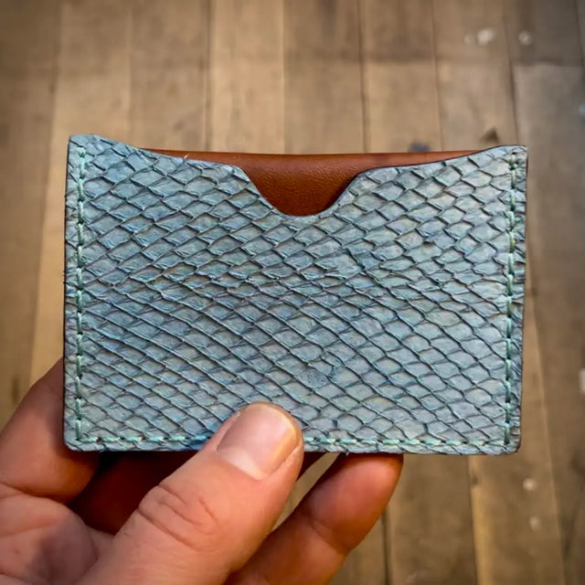 Portefeuille minimaliste en cuir de saumon